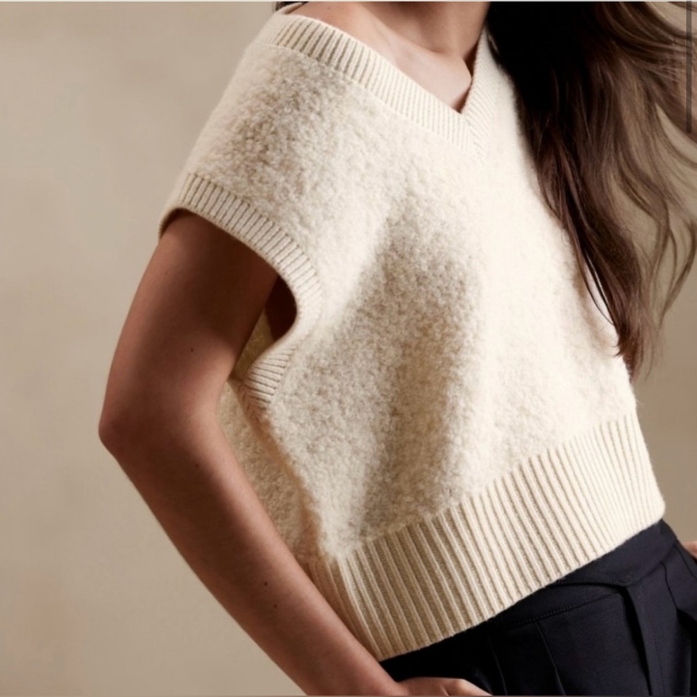 Banana Republic Sofido Bouclé Merino Extra Fine Wool Crop Sweater Vest Size S